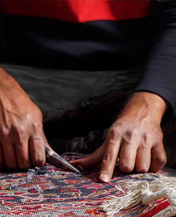 رفو گری قالی در قالیشویی آجودانیه